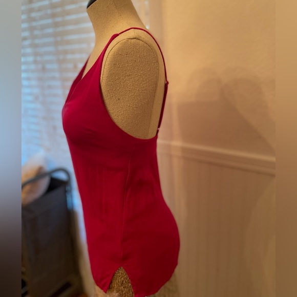 VICI Sleeveless V-neck Tank Top - Picture 3 of 8
